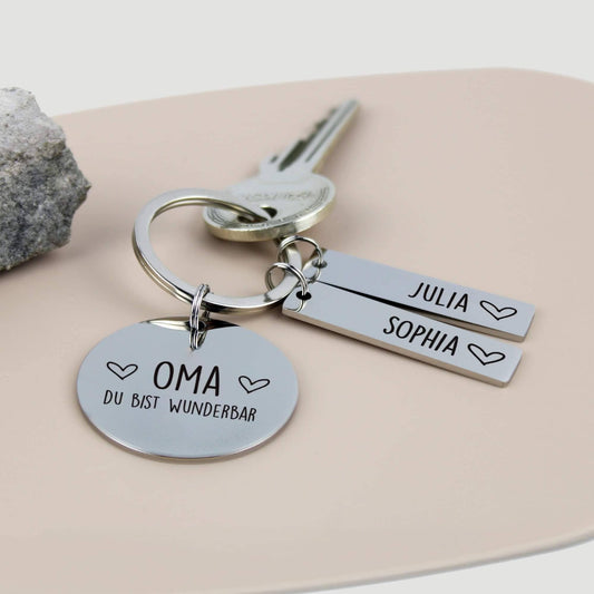 Schlüsselanhänger mit Gravur "Oma du bist wunderbar" und Namen - Create4me